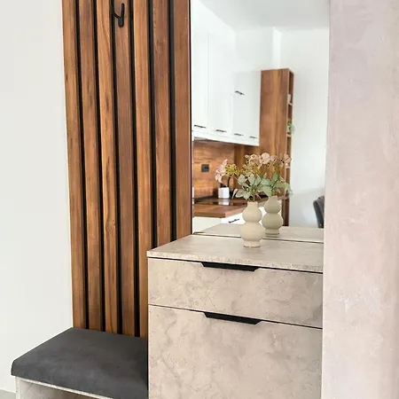 Divchinest Apartman *