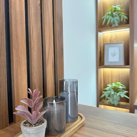 Divchinest Apartman *